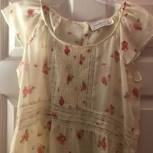 Floral Abercrombie shirt with lace detailing